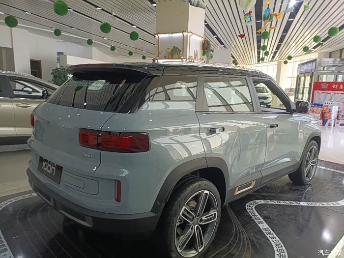 17款帝豪老车主,《试驾吉利新款icon》～试驾炫耀!