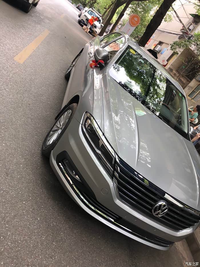 求朗逸plus银色图片