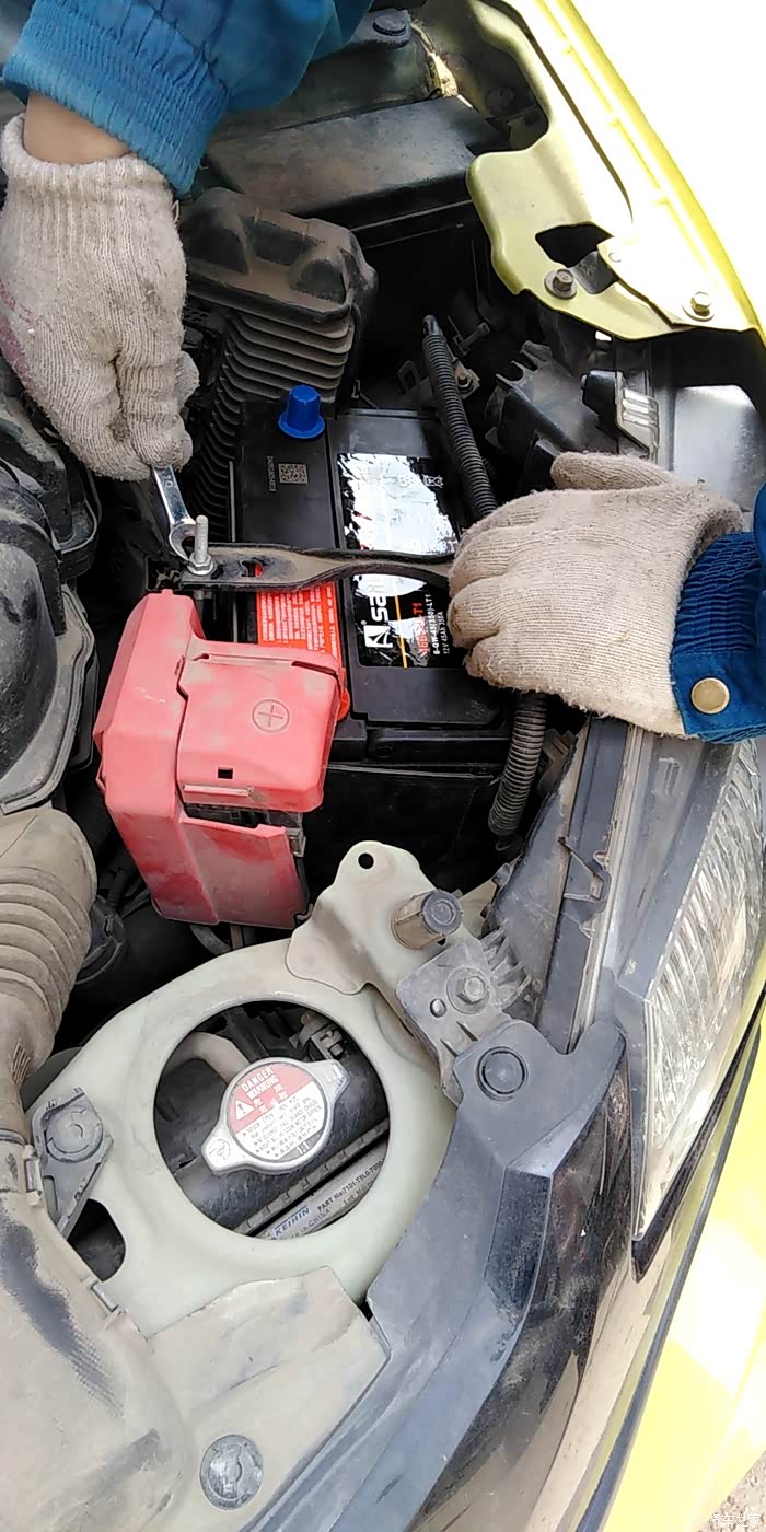 2014飞度换电瓶了,能用45ah的吗?