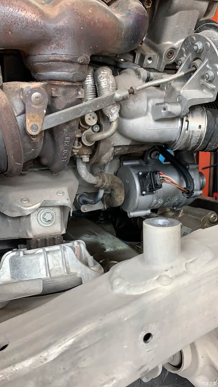 宝马五系f18更换涡轮油水管配件