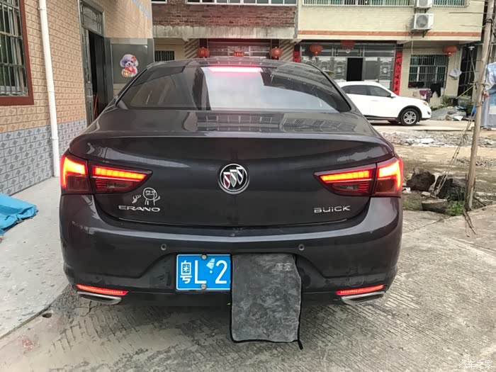 别克威朗升级尾灯-刹车点亮内外侧尾灯(奥迪同款)!