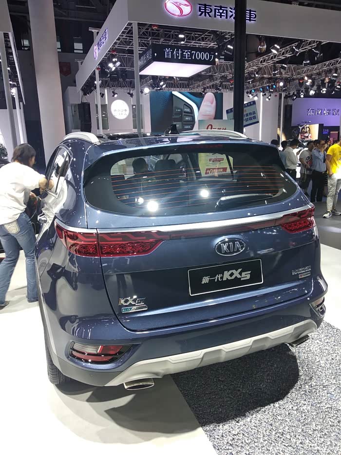 成都车展起亚kx5中规中矩