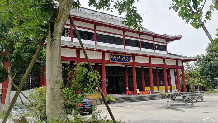 四川长安suv联盟初冬天气好闲游普照寺