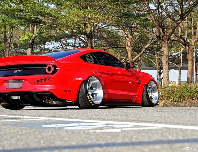 宽体血汗野马lbworksxmustanggt