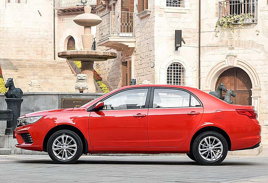 一辆十分靠谱的国产新款三厢家用车,2020款的吉利远景