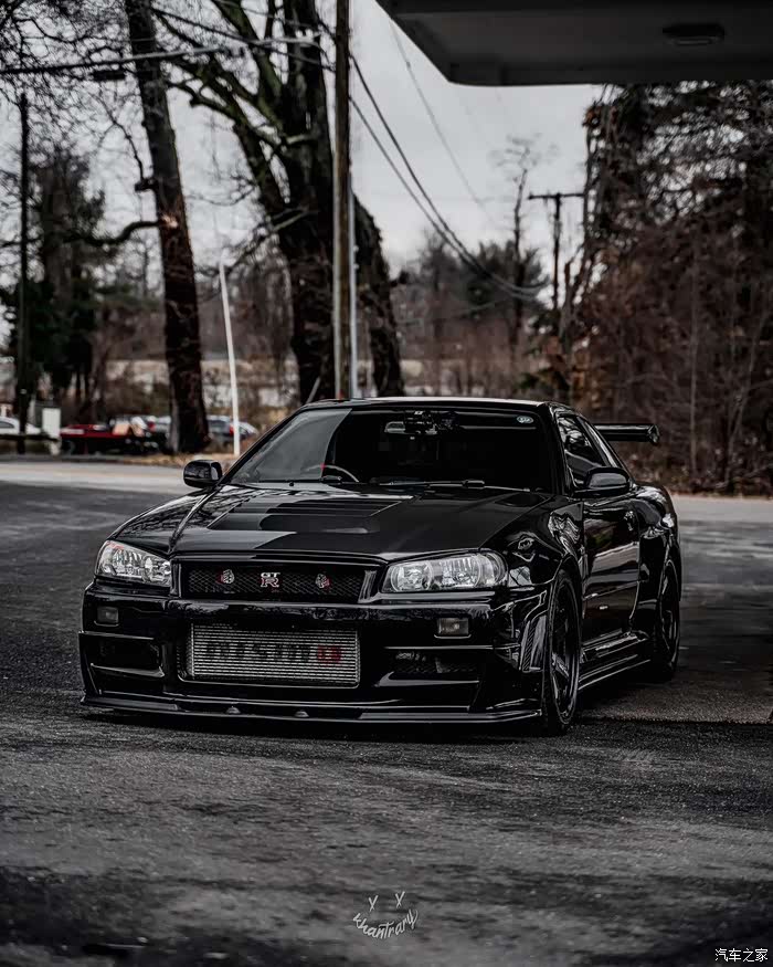 黑色战神gtr r34,给力