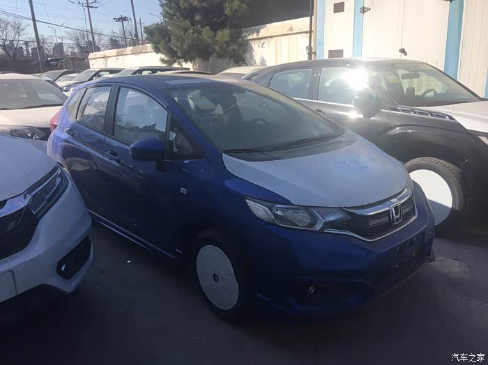 深海蓝手动飞度到了