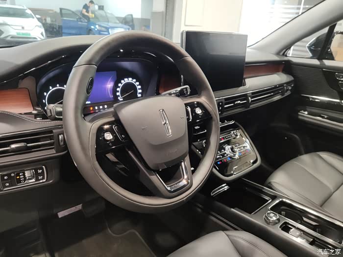 冒险家,还是我的黑色好看