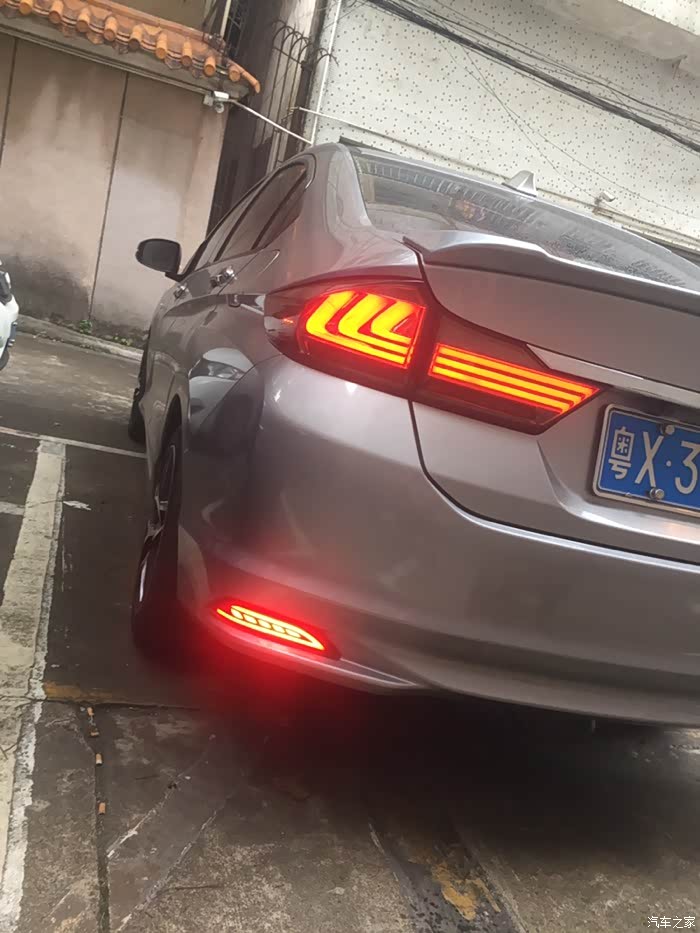 18锋范型动版改装前后灯.