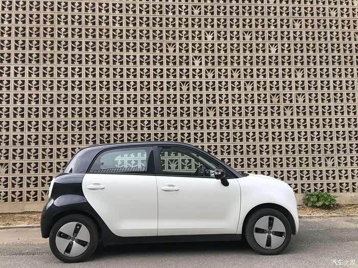 我这个黑白配色,像不像国宝大熊猫.