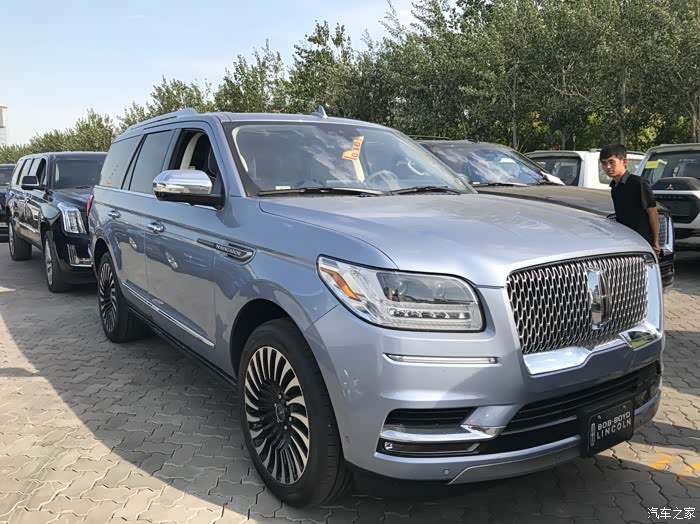 18款林肯领航员大家都喜欢哪个颜色