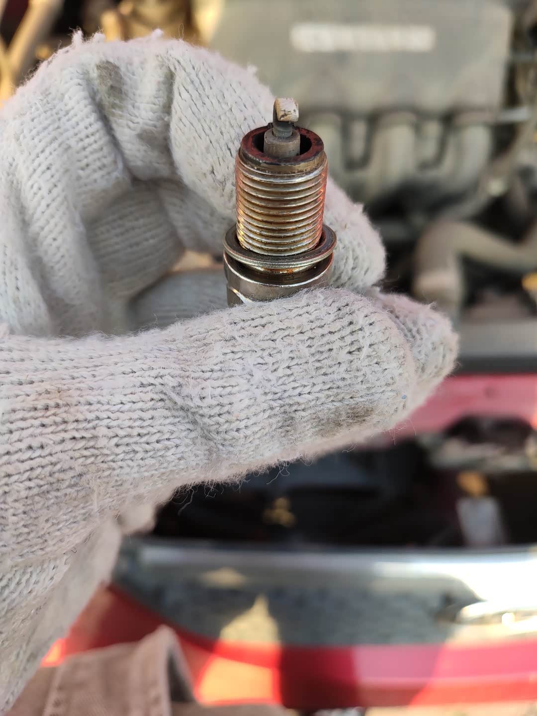 拆了一个k7rti火花塞看了一下不知道该不该换了