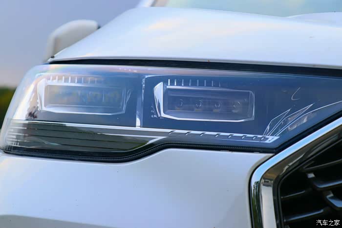 矩阵式的led大灯组,犀利,明亮!