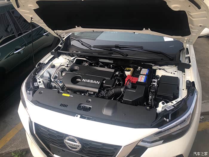 发动机舱看一下