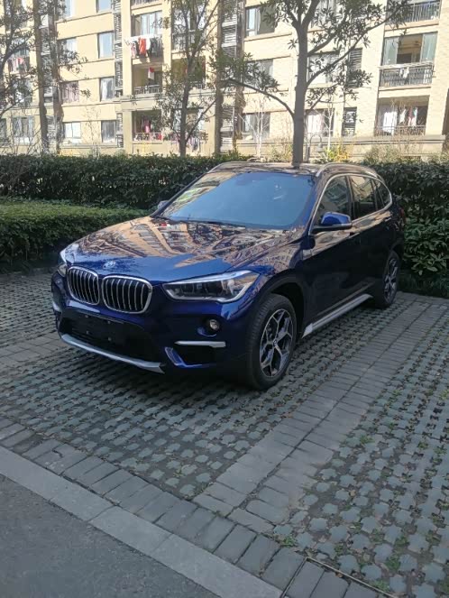 喜提人生第三辆车19款宝马x20尊享地中海蓝