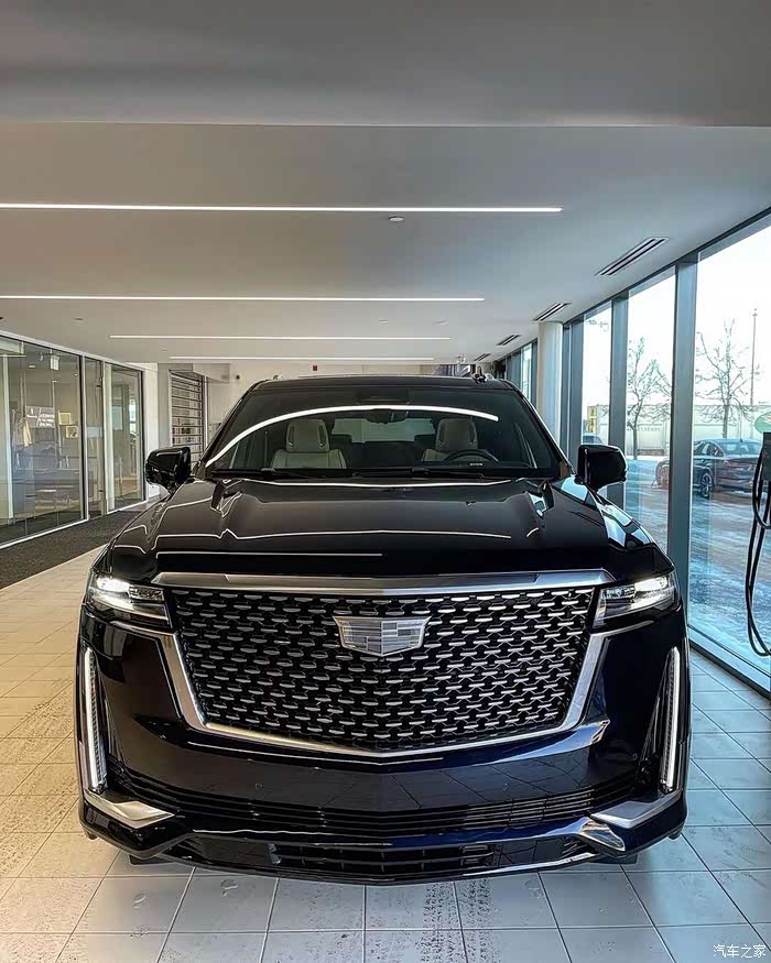 凯迪拉克凯雷德,这气场十足强大