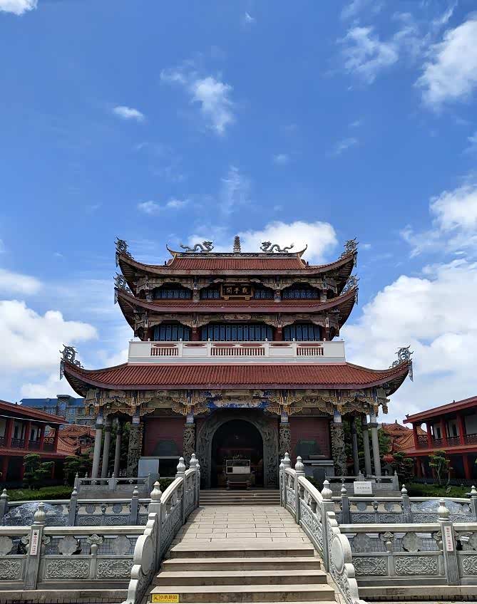 长乐显应宫位于福建长乐漳港仙岐海滨,距福州50公里!