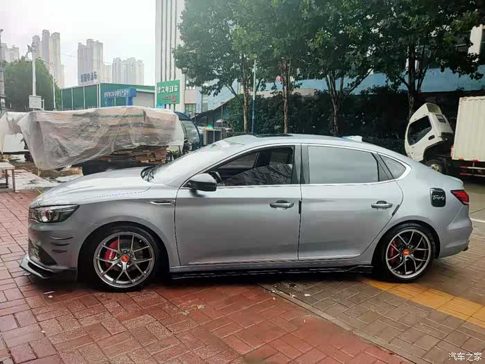 安徽名爵6电光樱花粉