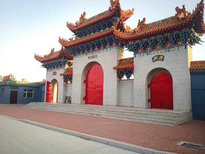 大年初一中国车魏派vv6带您走进肇东经教寺