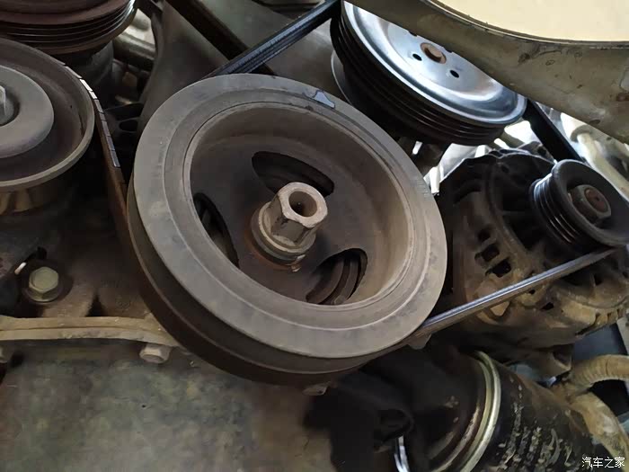 自己动手更换了老悦动发动机皮带正时皮带六件套