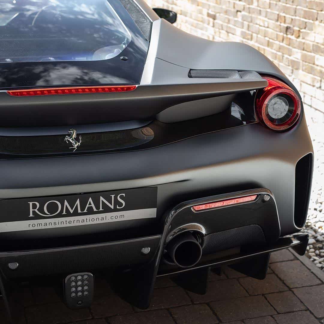 法拉利488 pista配哑光条纹拉花