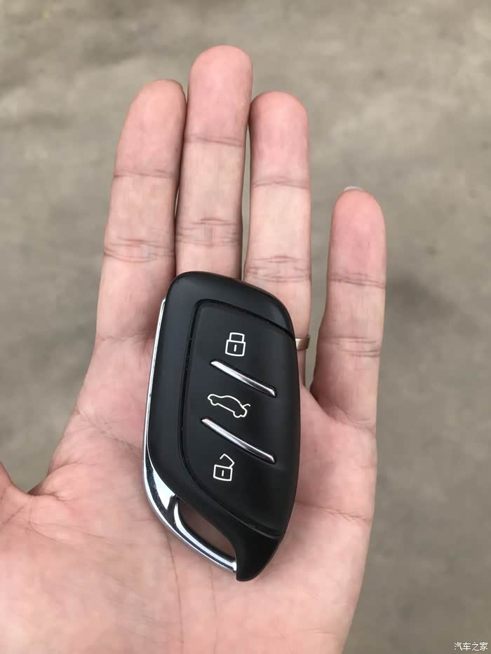 我的荣威rx3一款自购家用车