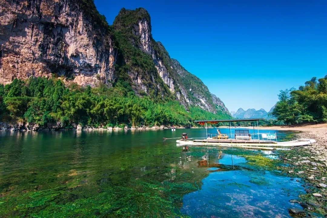 桂林市漓江景区,人称百里漓江,百里画廊".