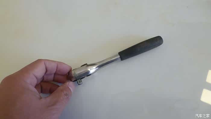 家家众测车用双向螺丝刀十三