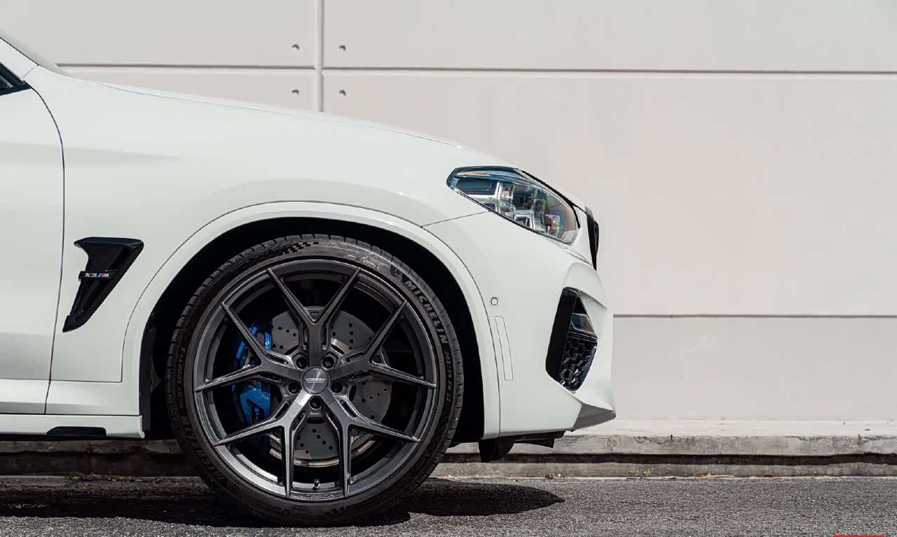 宝马x3 m雷霆版改装案例性能狠角色,轮毂很漂亮!