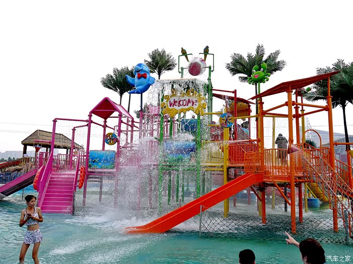 放肆一夏来到海上明珠乐园享受水世界的清凉