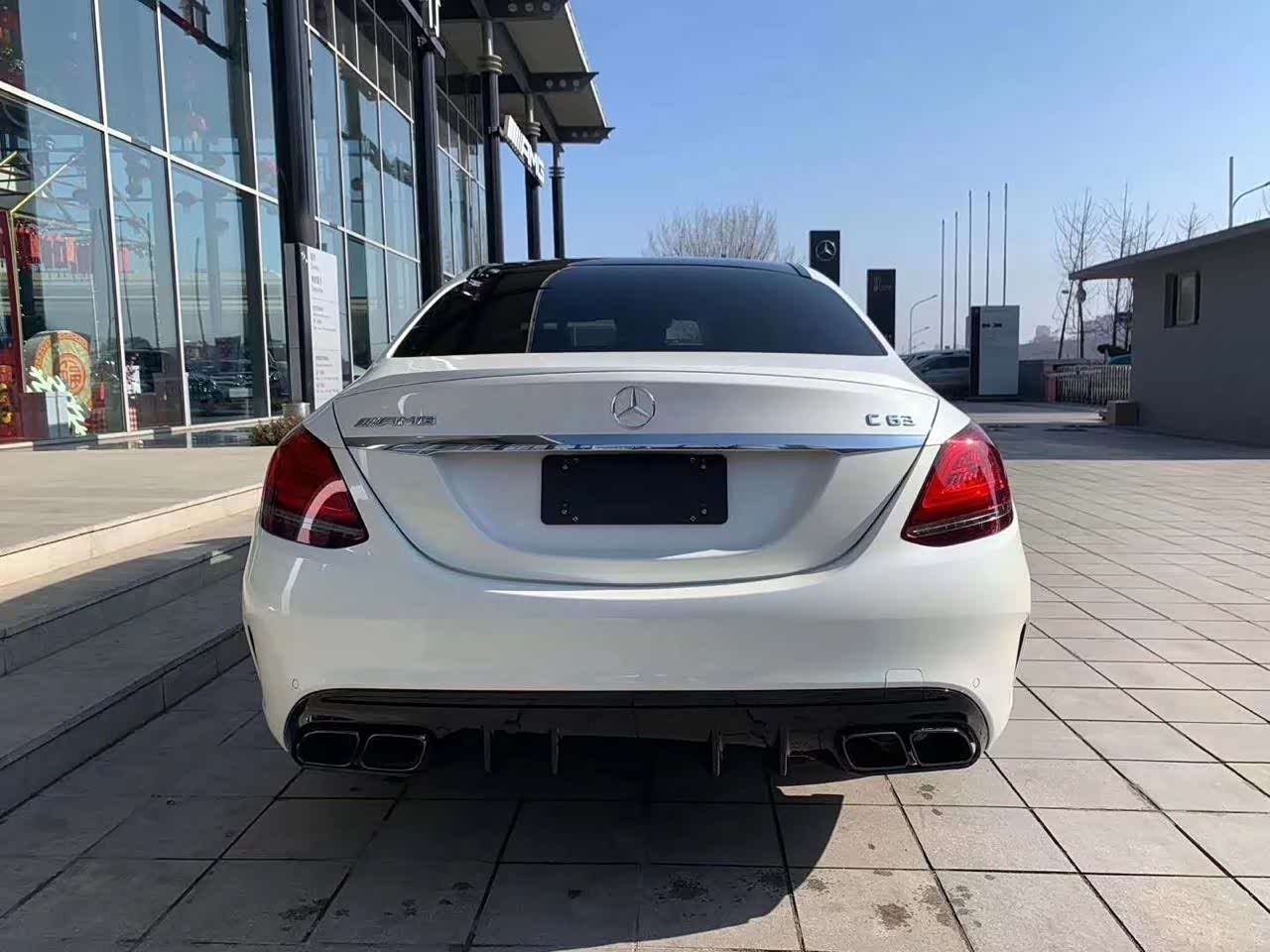 amgc63四门白外黑内奔驰官方拍卖车