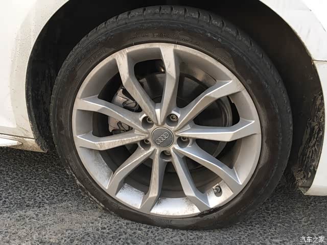 纪念下第二次爆胎这能否向路政局投诉索赔上次左前这次右前