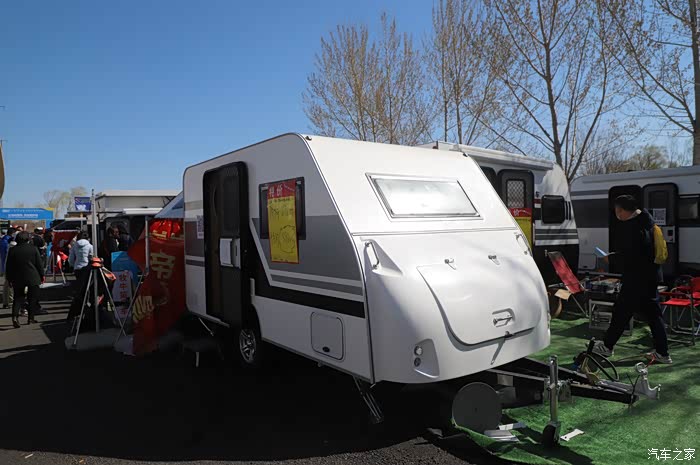 积分大放送游览北京房车展得到路虎牵引的房车拖挂篇