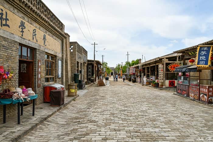西部电影的浓缩集萃一一镇北堡西部影城老银川一条街