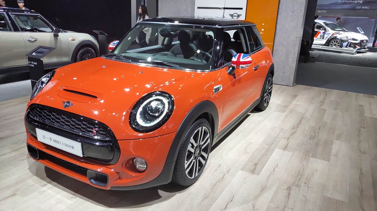 mini汽车来了,可爱