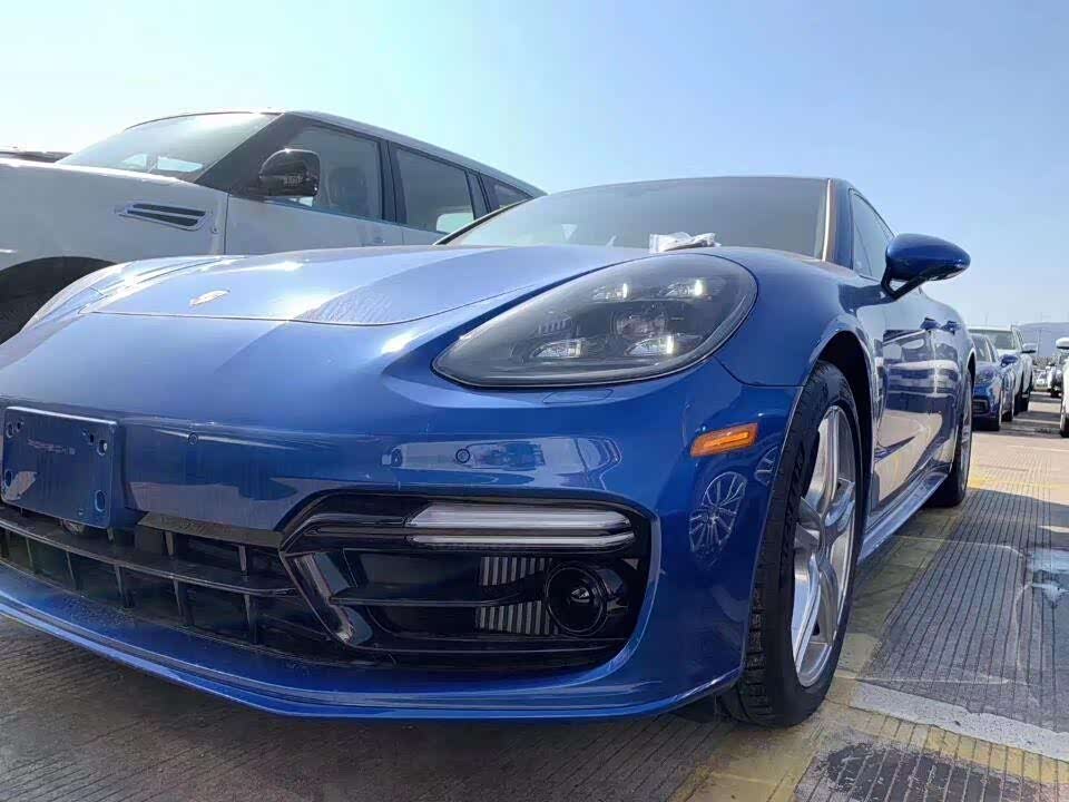 新款保时捷帕拉梅拉亮相新增电动尾翼加速比奥迪a7还凌厉