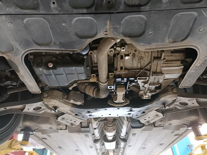 17款名图变速箱漏油