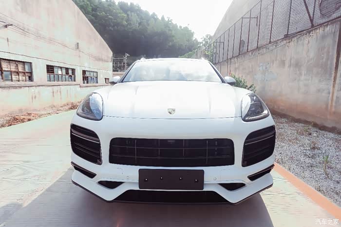 18卡宴泰卡特包围竞速版前唇改包围欢迎围观