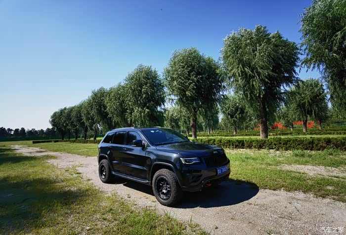 超帅黑武士大切诺基