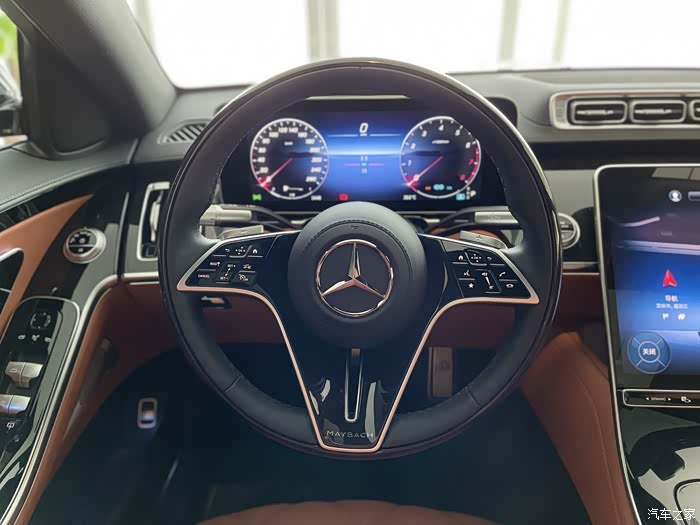 奔驰迈巴赫s480黑棕高清图片鉴赏