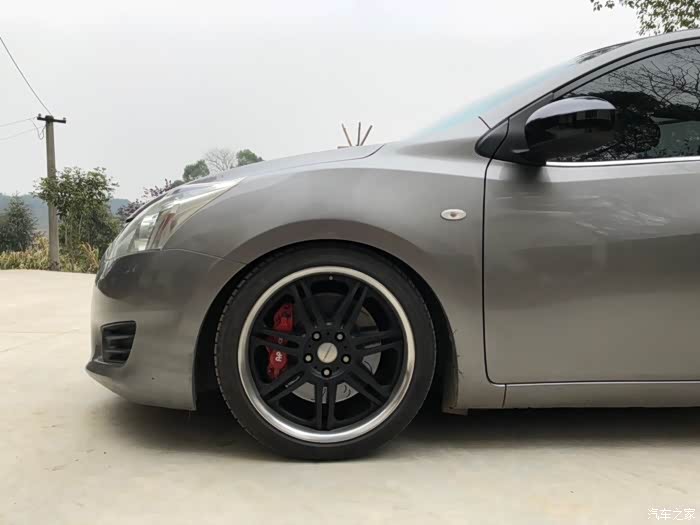 日产骐达安装work轮毂作业