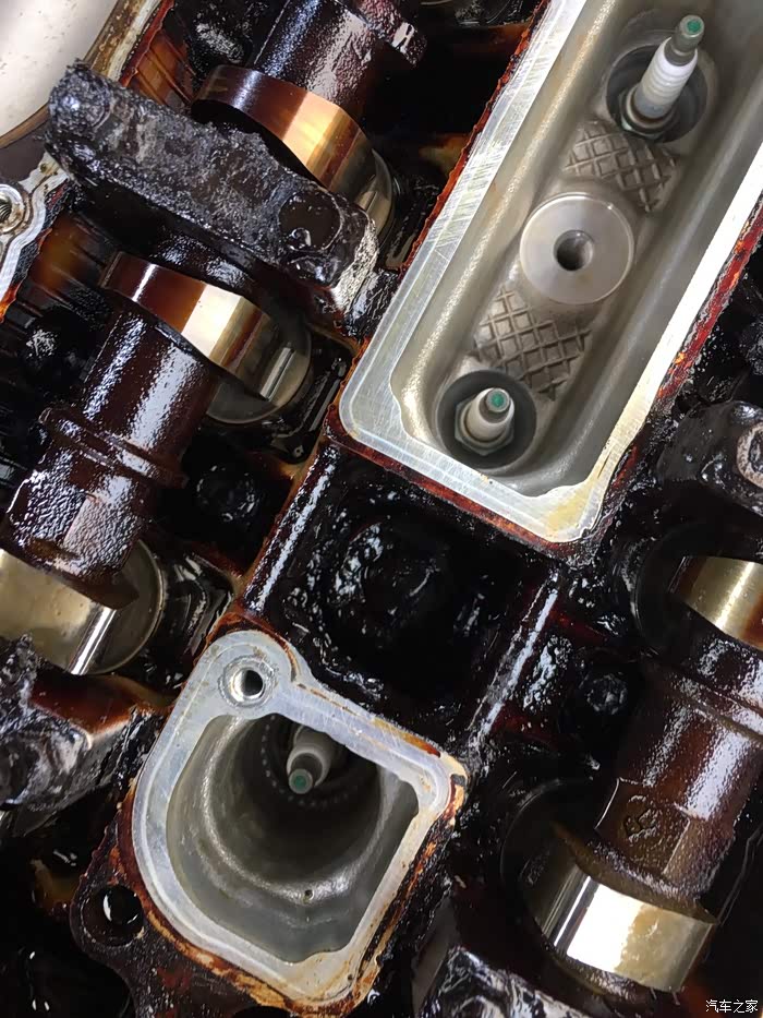 这发动机内的油泥该咋弄啊
