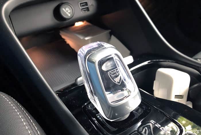 沃尔沃xc40水晶档把是如何被掰断的