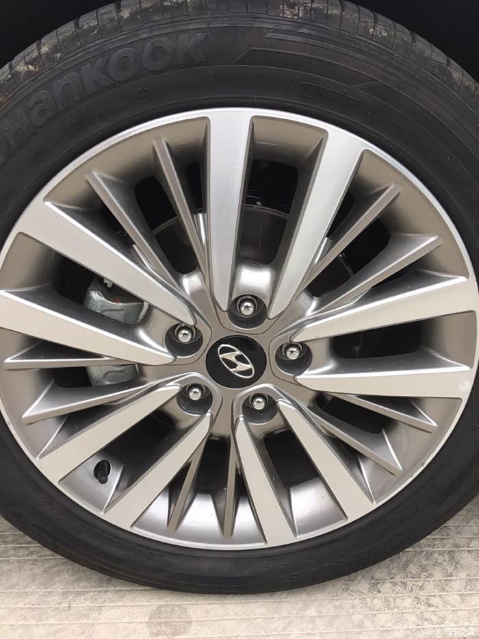 17寸17款名图轮毂出两个