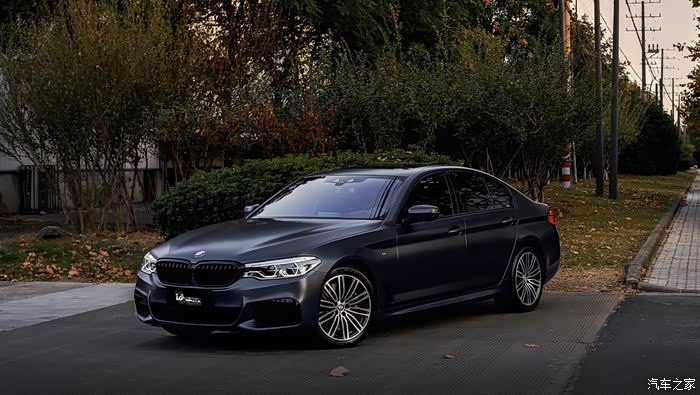 2020款540i磨砂极地灰