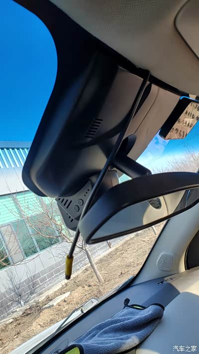 自己动手加装隐藏式行车记录仪