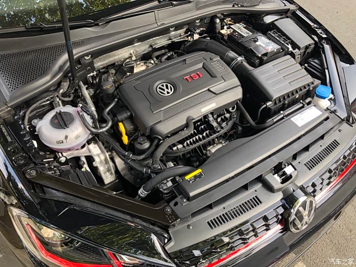 全新75gti发动机舱内疑似不明液体泄露求教