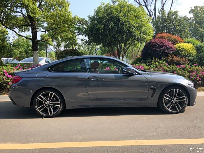7787 | 回复: 40 宝马4系论坛 图片征集令:4系车漆还是矿石灰质感最好