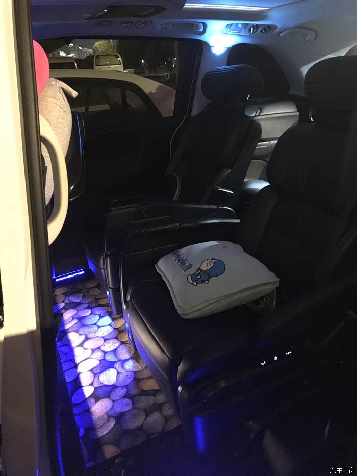 nj艾力绅,中排座椅氛围灯分享