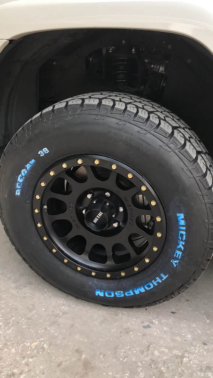 【图】米奇汤普森轮胎,越野车必装的轮胎,性能颜值都是杠杠滴.
